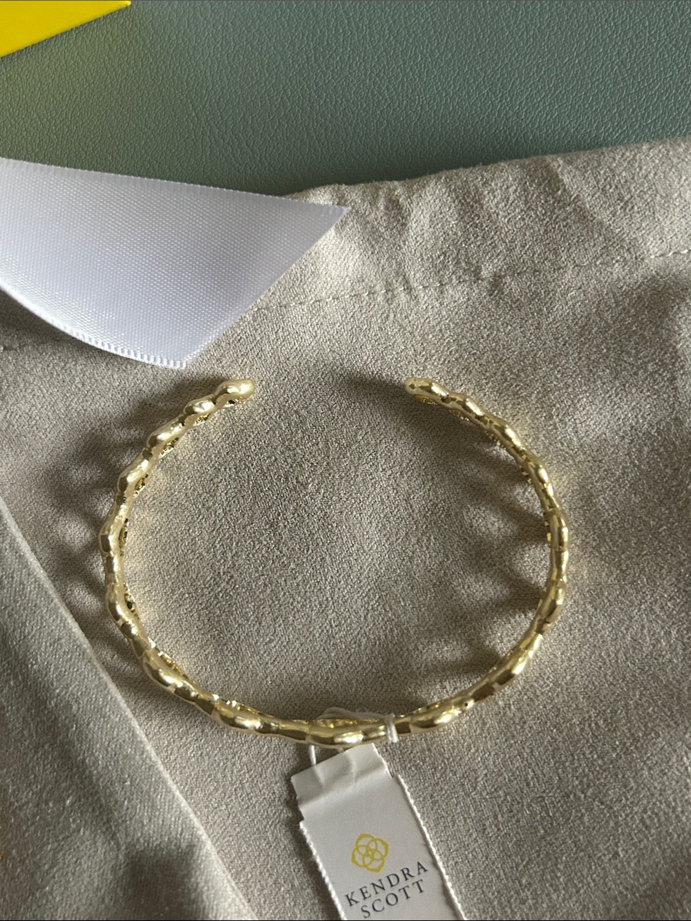 Kendra Scott Abbie Cuff Bracelet and Hoop Earrings Set - Picture 6 of 7